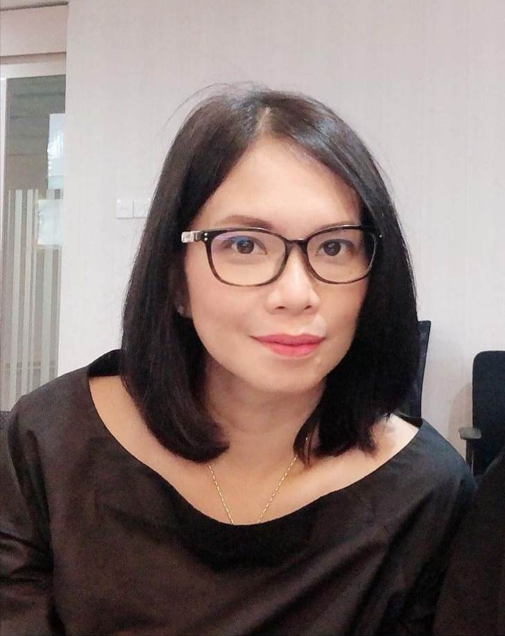 Regina Fraulein Sinuraya, S.H.